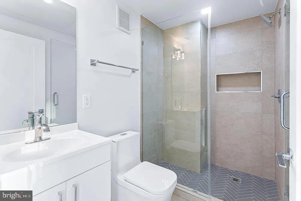 1109 FERN STREET NW Unit: 301