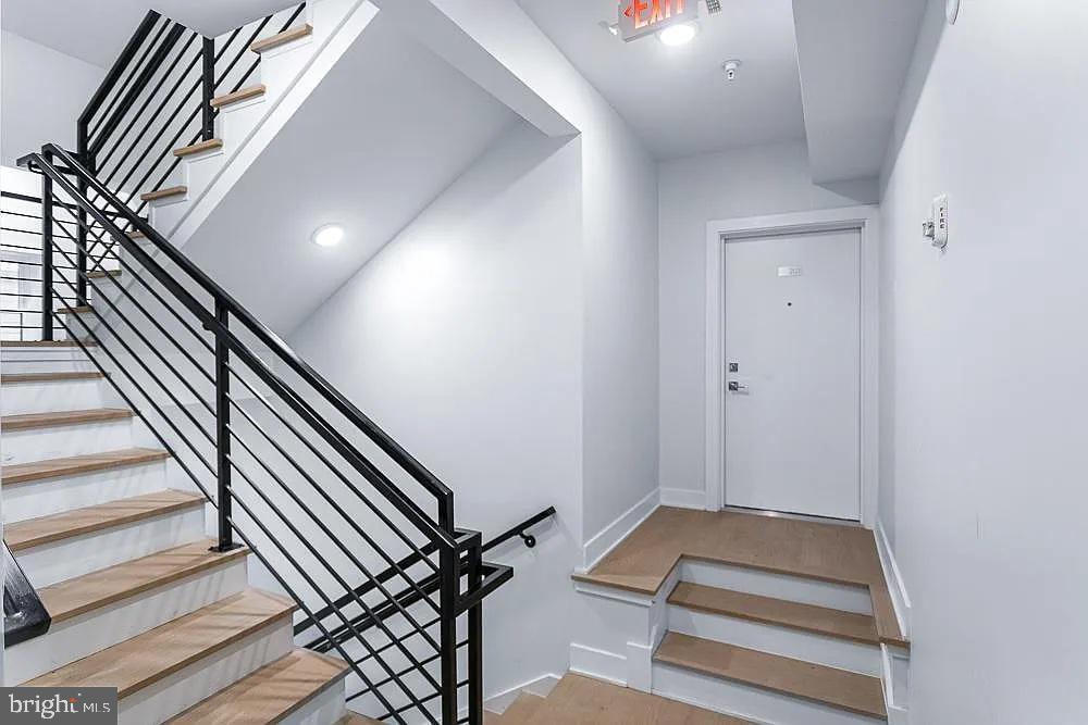 1109 FERN STREET NW Unit: 301