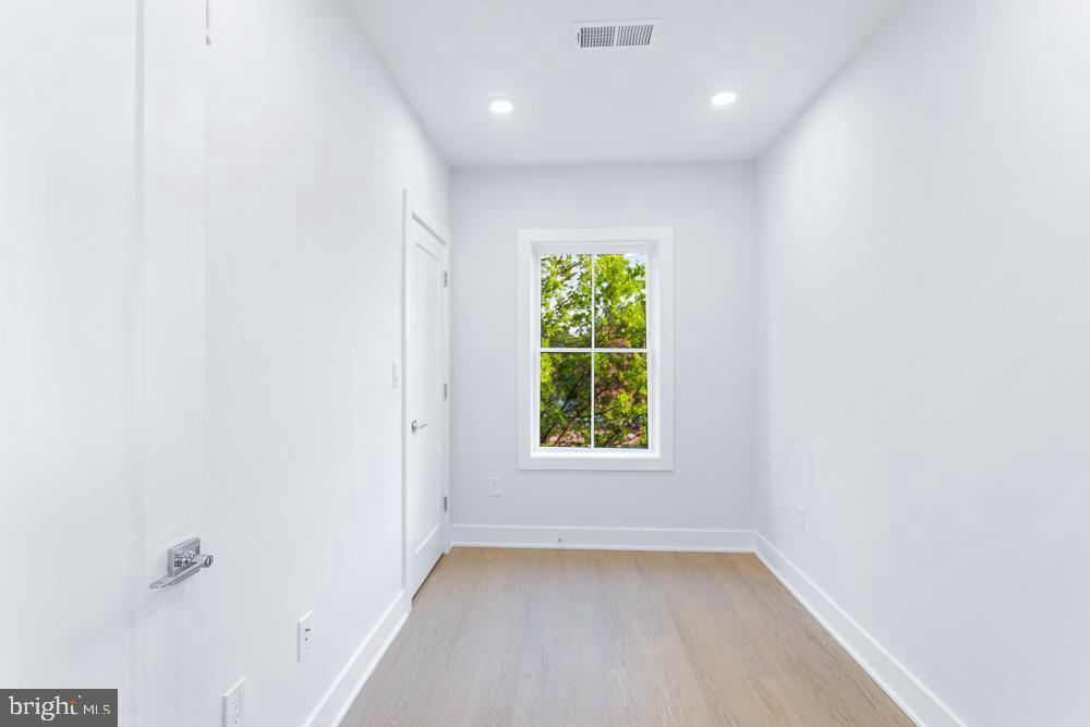 1109 FERN STREET NW Unit: 301