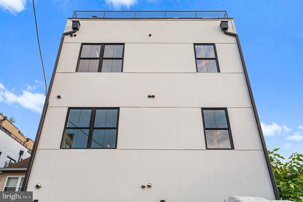 1109 FERN STREET NW Unit: 301