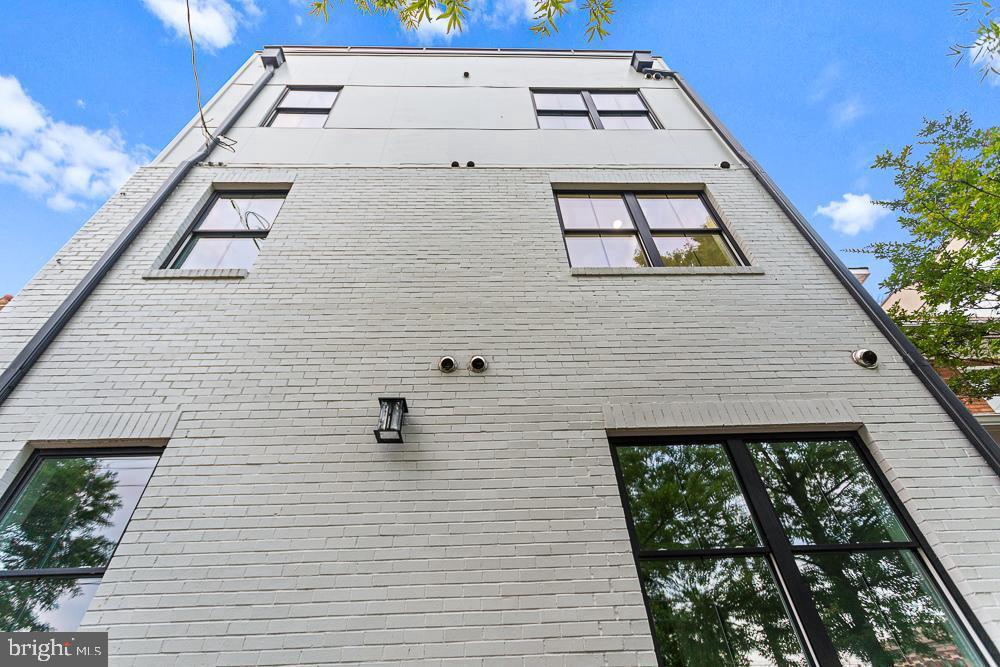 1109 FERN STREET NW Unit: 301