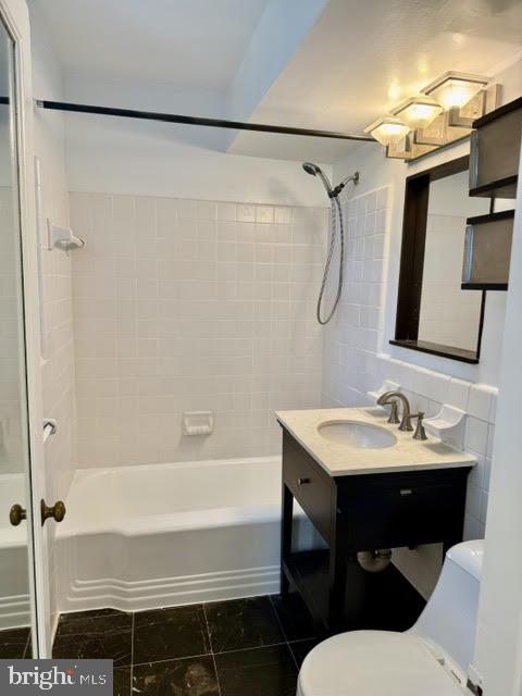 3824 PORTER STREET NW Unit: E395