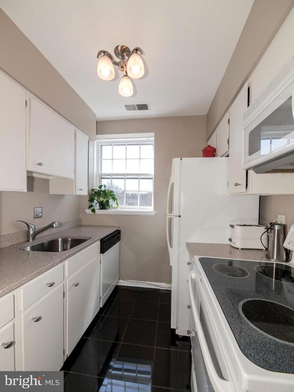 3824 PORTER STREET NW Unit: E395