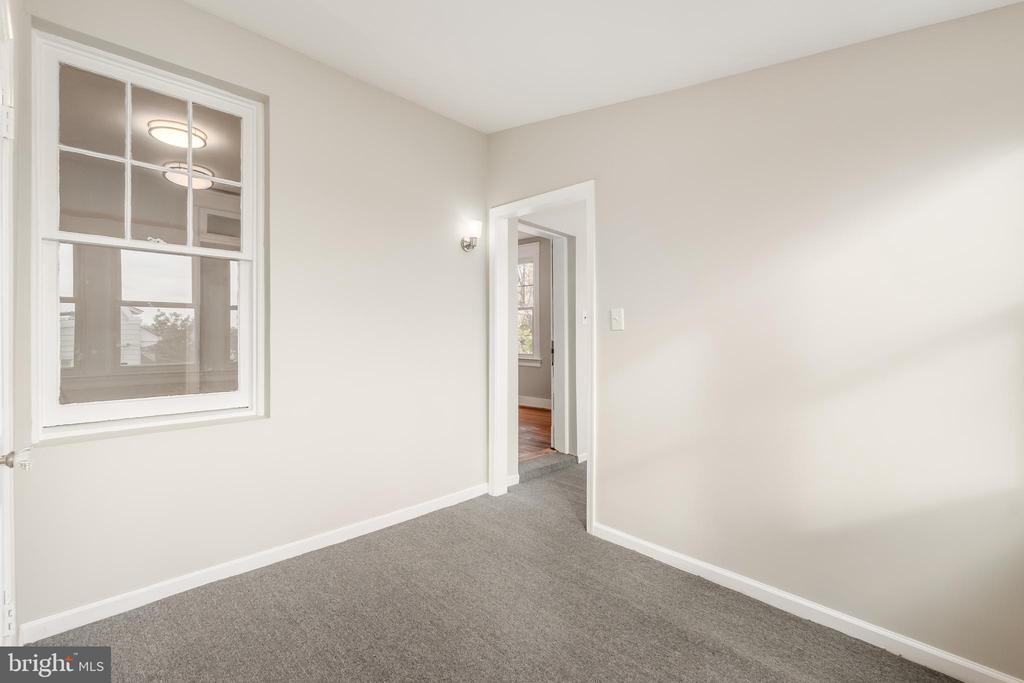 900 MADISON STREET NW Unit: B