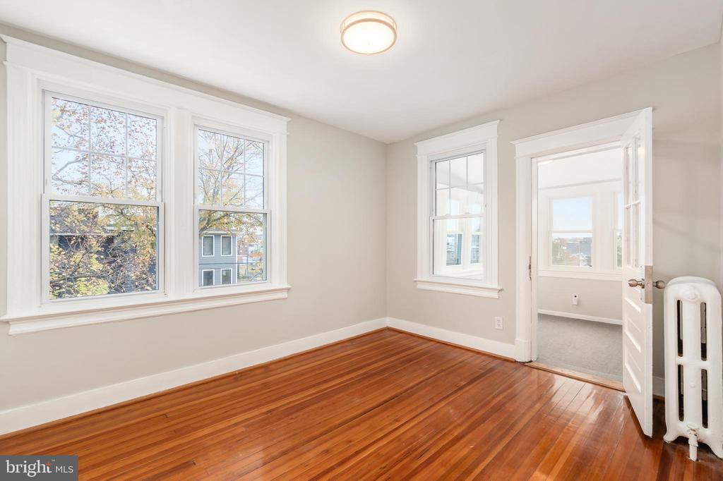 900 MADISON STREET NW Unit: B