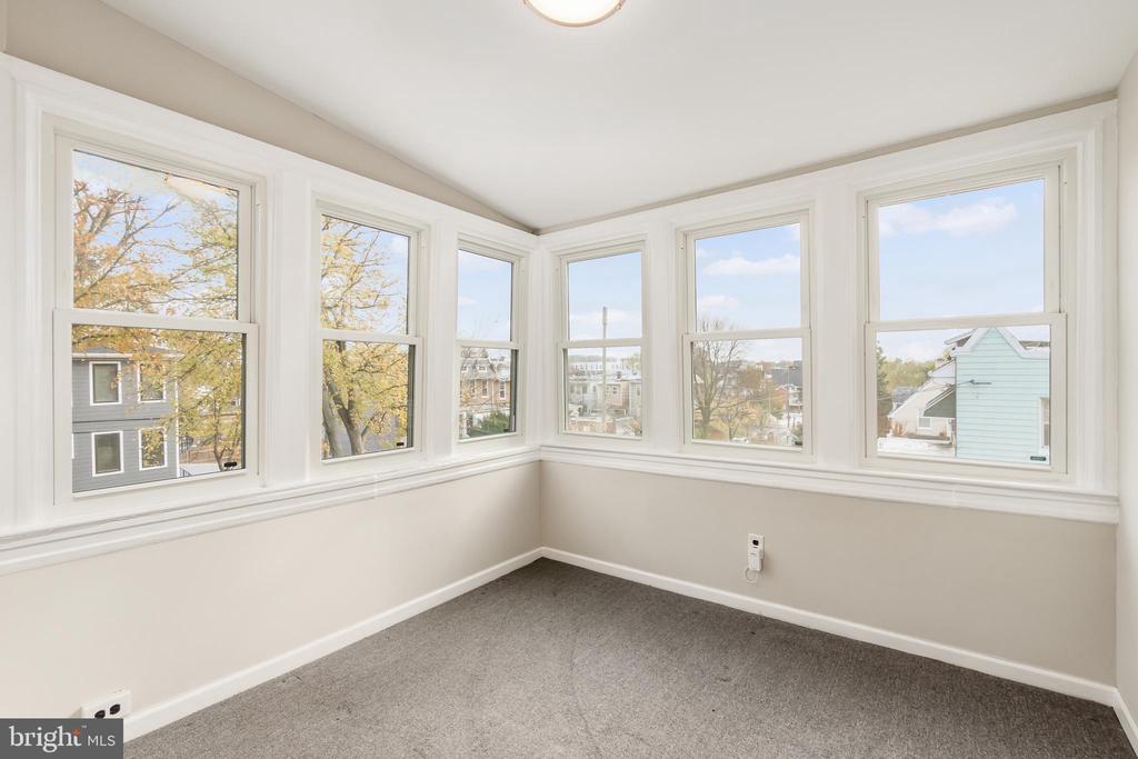 900 MADISON STREET NW Unit: B