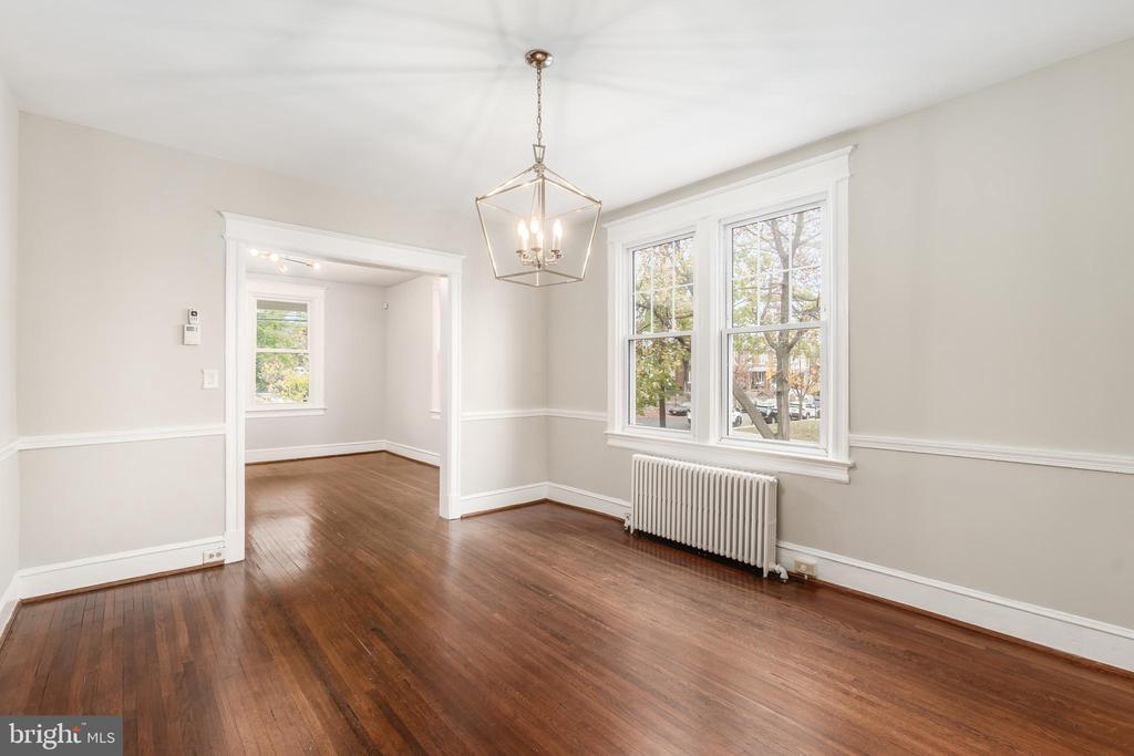 900 MADISON STREET NW Unit: B