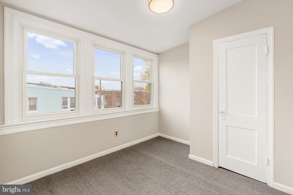 900 MADISON STREET NW Unit: B