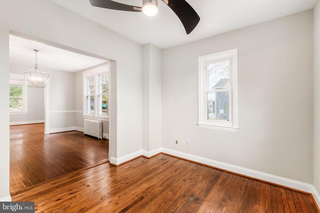 900 MADISON STREET NW Unit: B