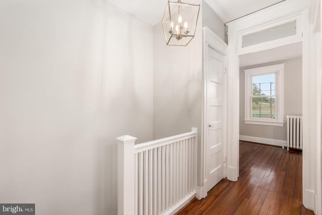 900 MADISON STREET NW Unit: B