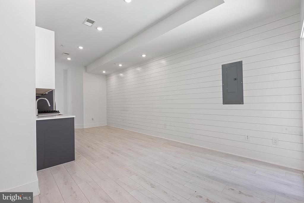 1202 LONGFELLOW STREET NW Unit: 03