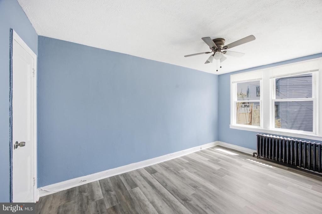 905 19TH STREET NE Unit: 3