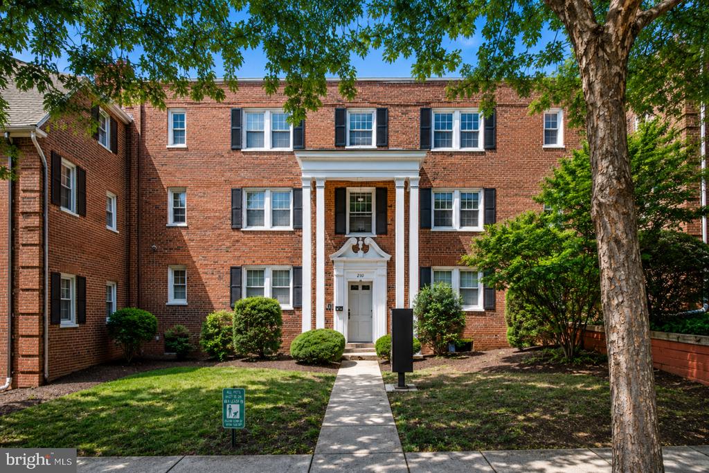 2102 SUITLAND TERRACE SE Unit: 302