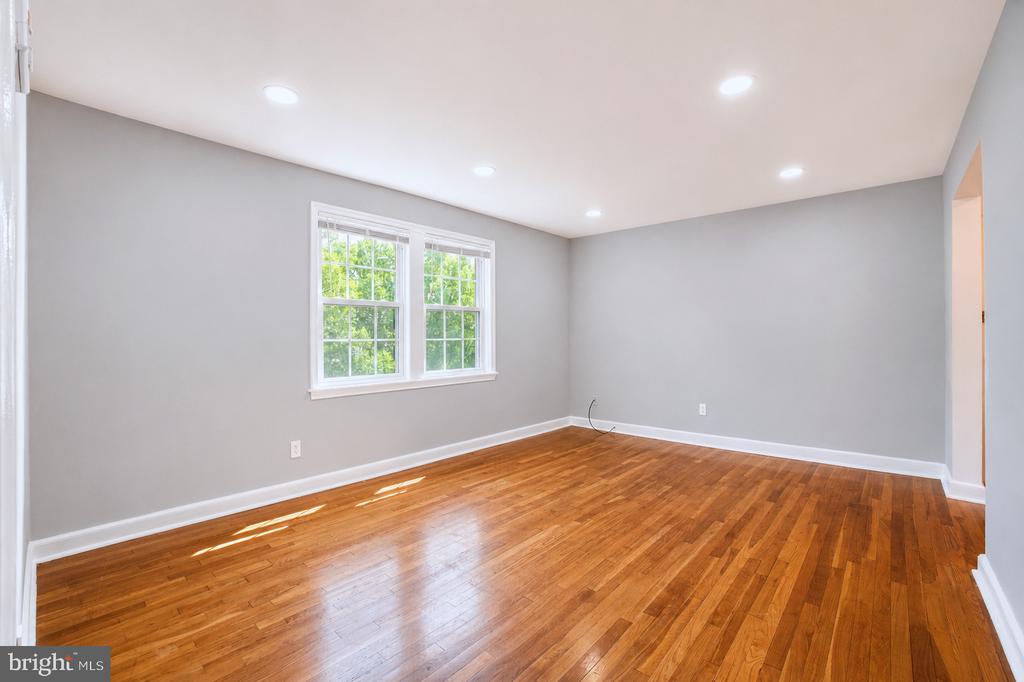 2102 SUITLAND TERRACE SE Unit: 302