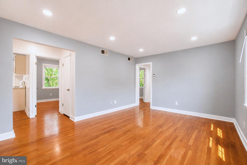 2102 SUITLAND TERRACE SE Unit: 302