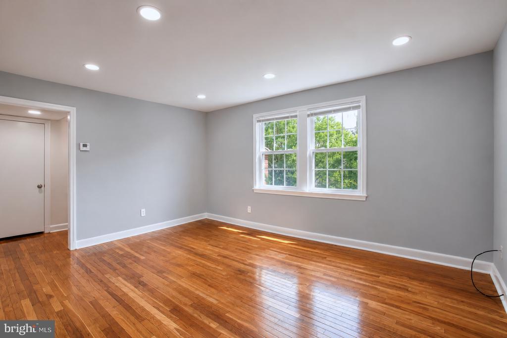 2102 SUITLAND TERRACE SE Unit: 302