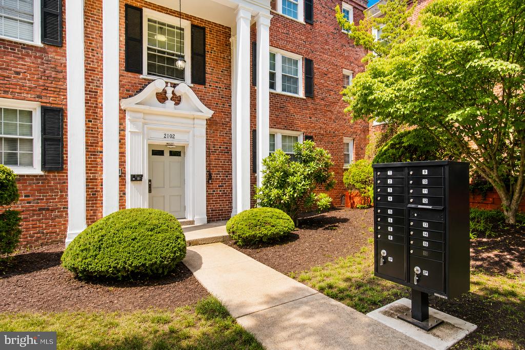 2102 SUITLAND TERRACE SE Unit: 302