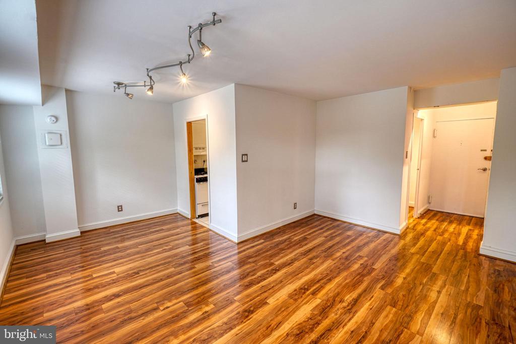 1801 CLYDESDALE PLACE NW Unit: 311