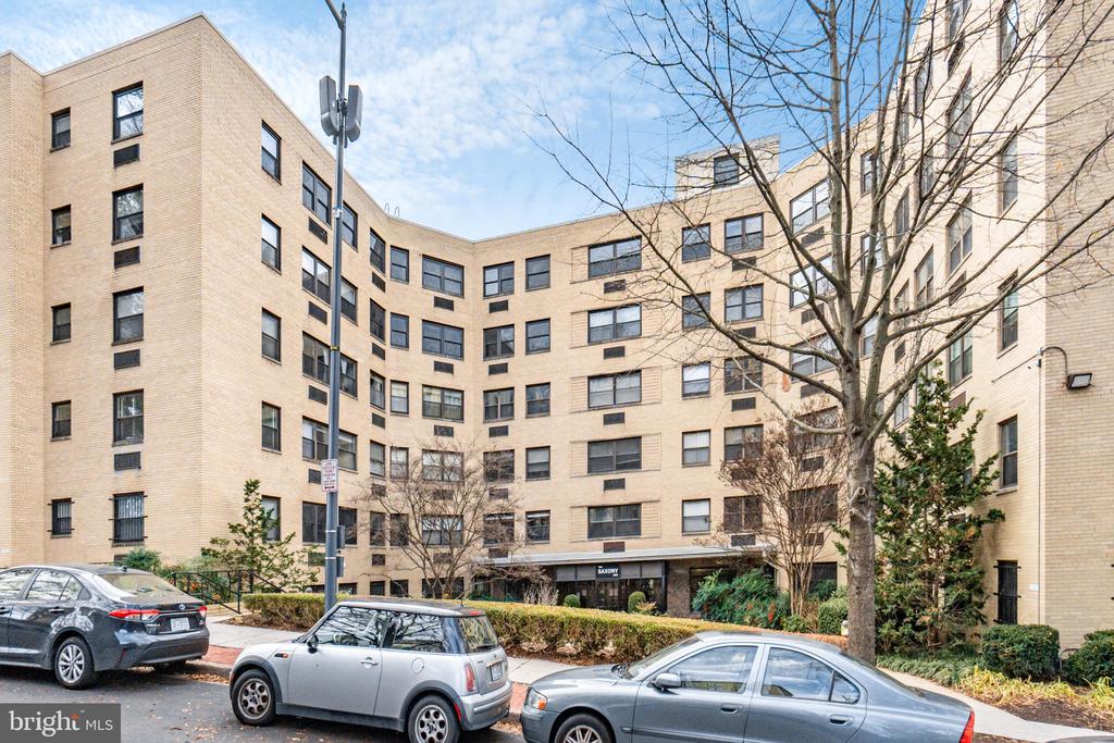 1801 CLYDESDALE PLACE NW Unit: 311