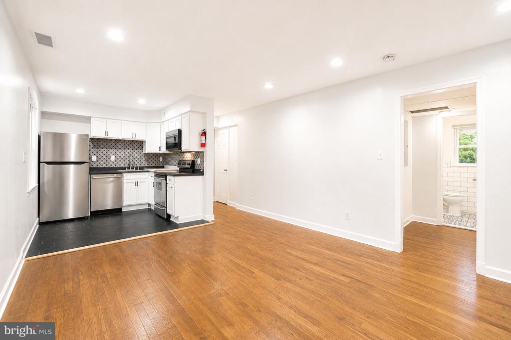 3927 PENNSYLVANIA AVENUE SE Unit: 101