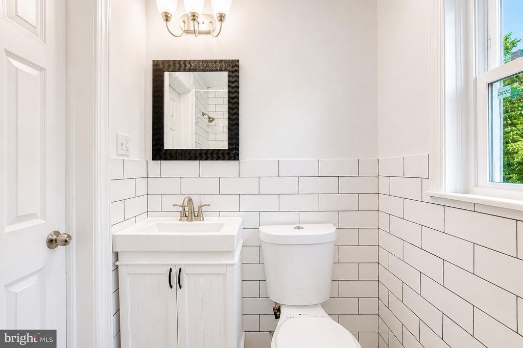3927 PENNSYLVANIA AVENUE SE Unit: 101