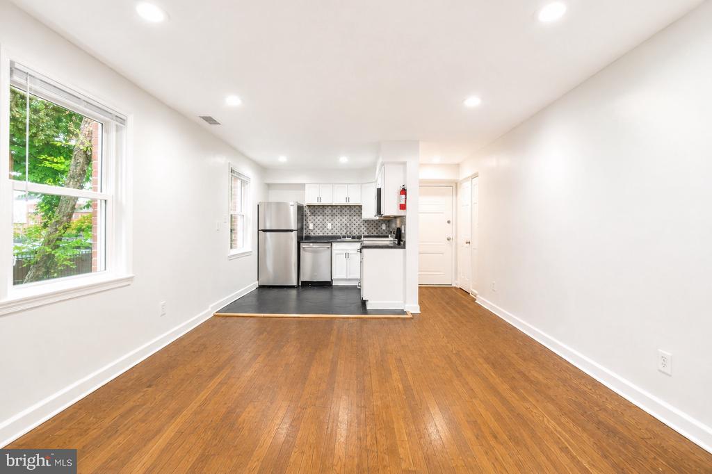 3927 PENNSYLVANIA AVENUE SE Unit: 101