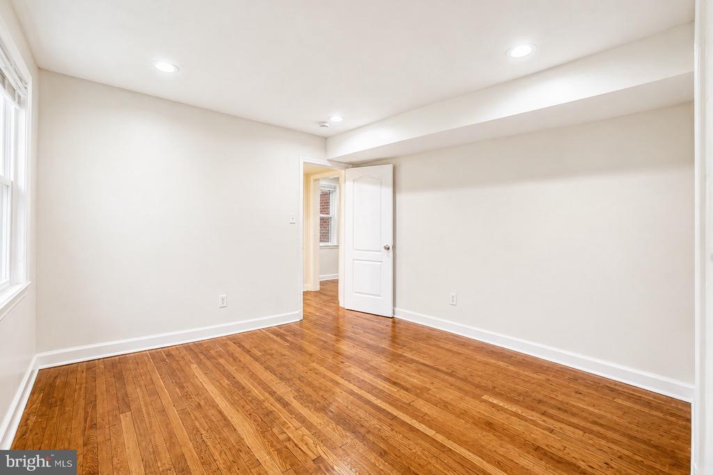 3927 PENNSYLVANIA AVENUE SE Unit: 101