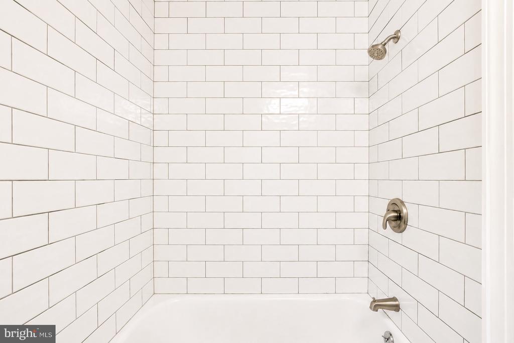 3927 PENNSYLVANIA AVENUE SE Unit: 101