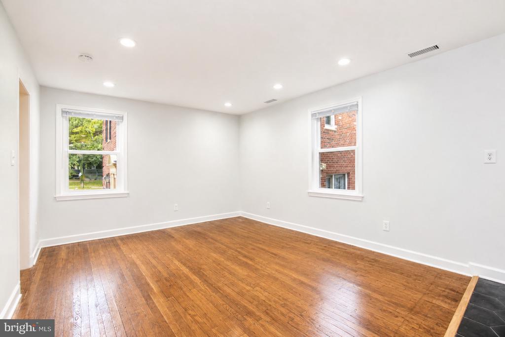 3927 PENNSYLVANIA AVENUE SE Unit: 101