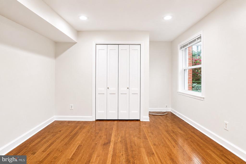 3927 PENNSYLVANIA AVENUE SE Unit: 101