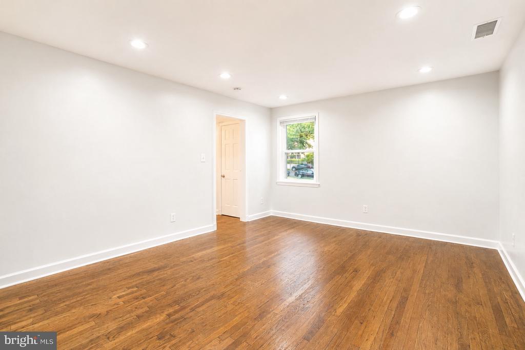 3927 PENNSYLVANIA AVENUE SE Unit: 101
