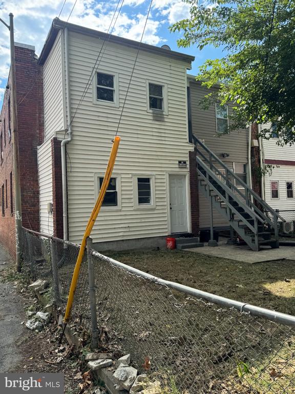 1508 NEAL STREET NE