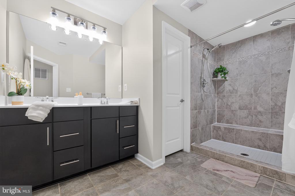 3707 COMMODORE JOSHUA BARNEY DRIVE NE