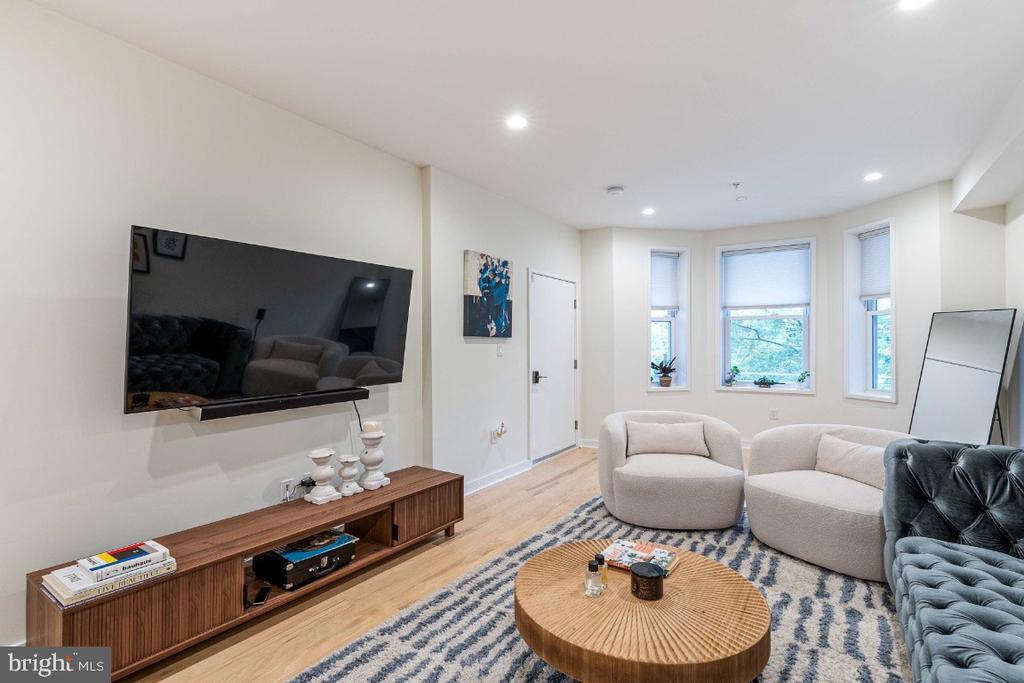 731 FAIRMONT STREET NW Unit: 1