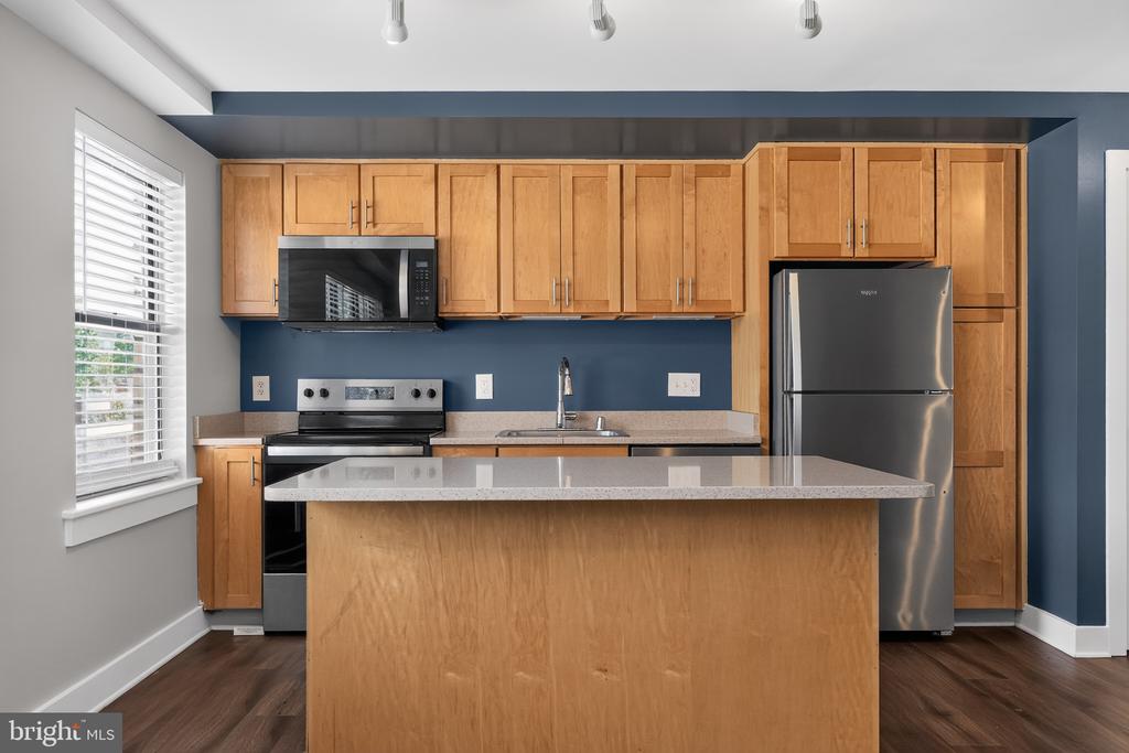 210 OAKWOOD STREET SE Unit: 318