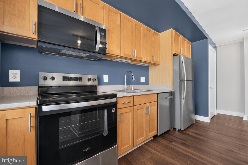 210 OAKWOOD STREET SE Unit: 318