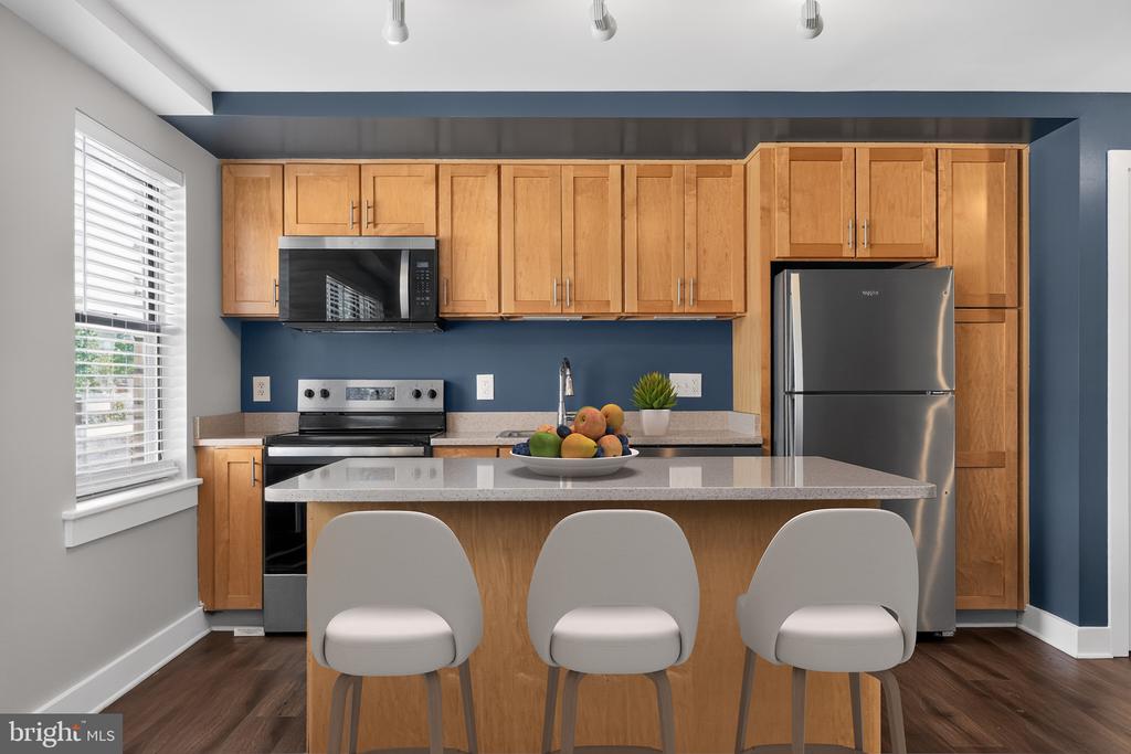 210 OAKWOOD STREET SE Unit: 318