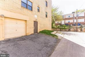 210 OAKWOOD STREET SE Unit: 318