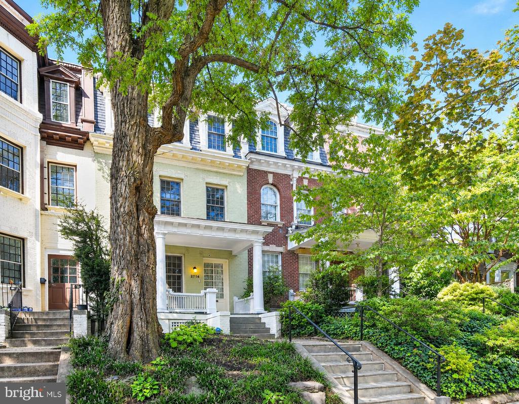 2714 27TH STREET NW