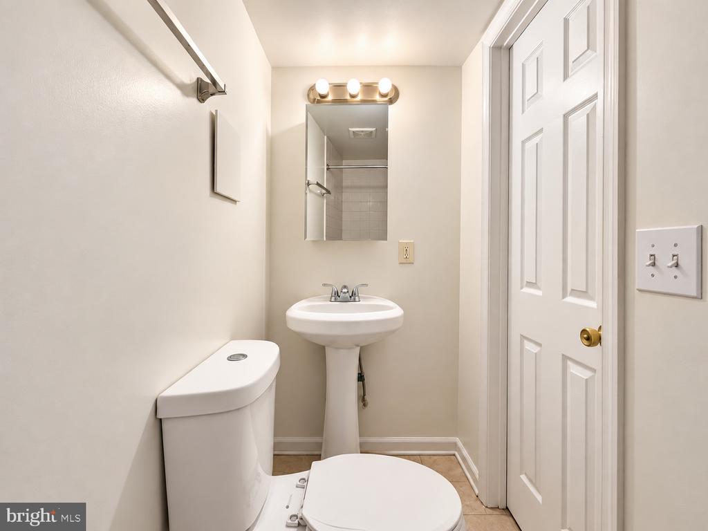 5074 JAY STREET NE