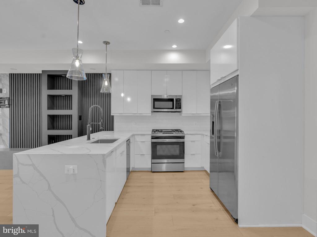 1722 WEST VIRGINIA AVENUE NE Unit: 3