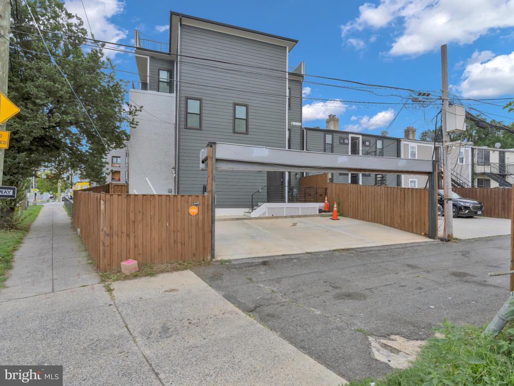1722 WEST VIRGINIA AVENUE NE Unit: 3