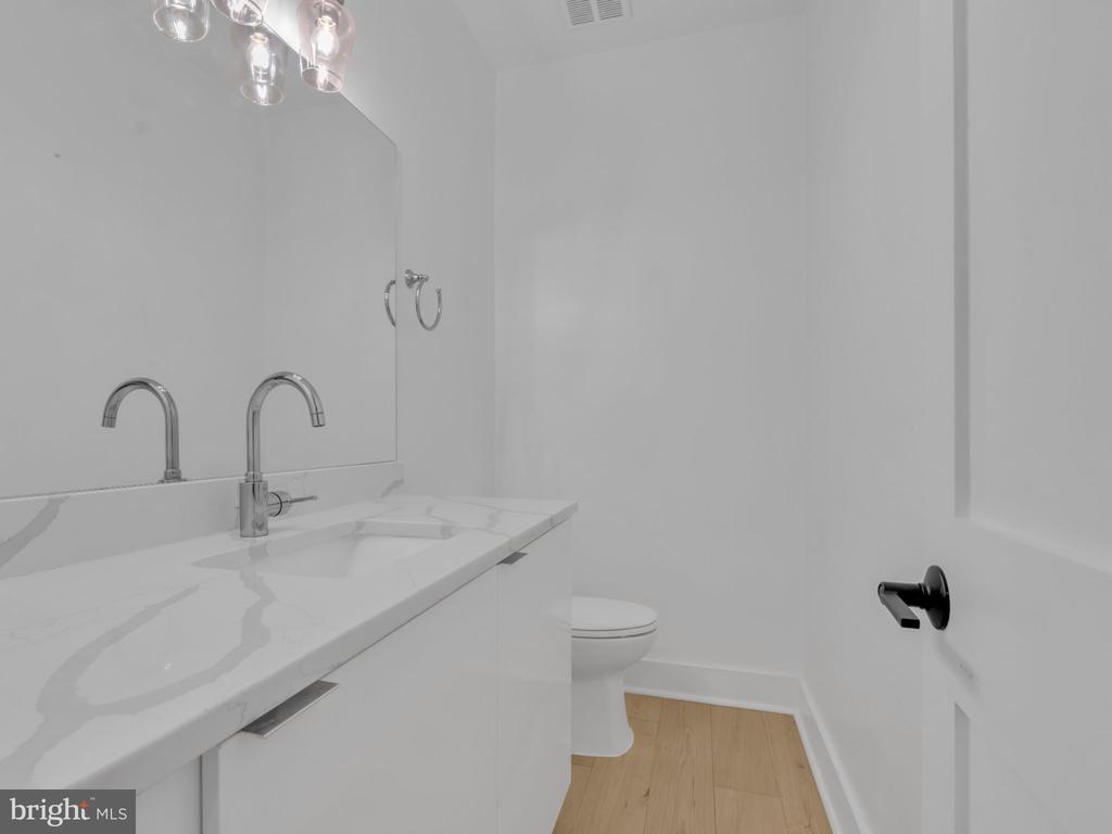 1722 WEST VIRGINIA AVENUE NE Unit: 3