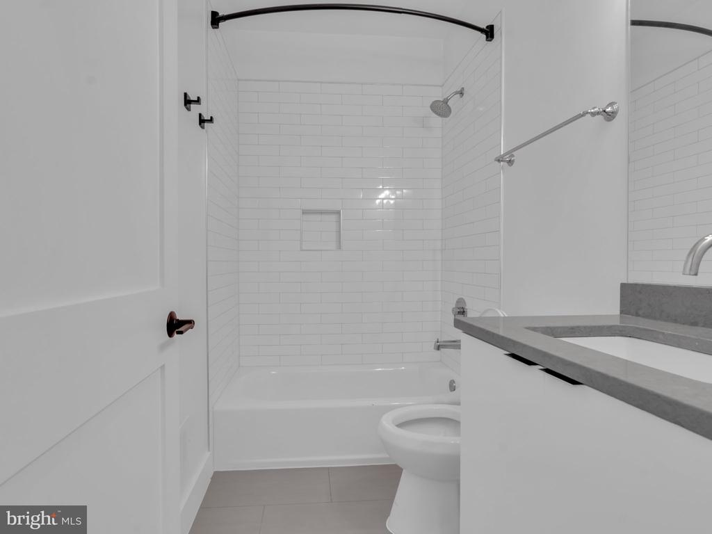 1722 WEST VIRGINIA AVENUE NE Unit: 3
