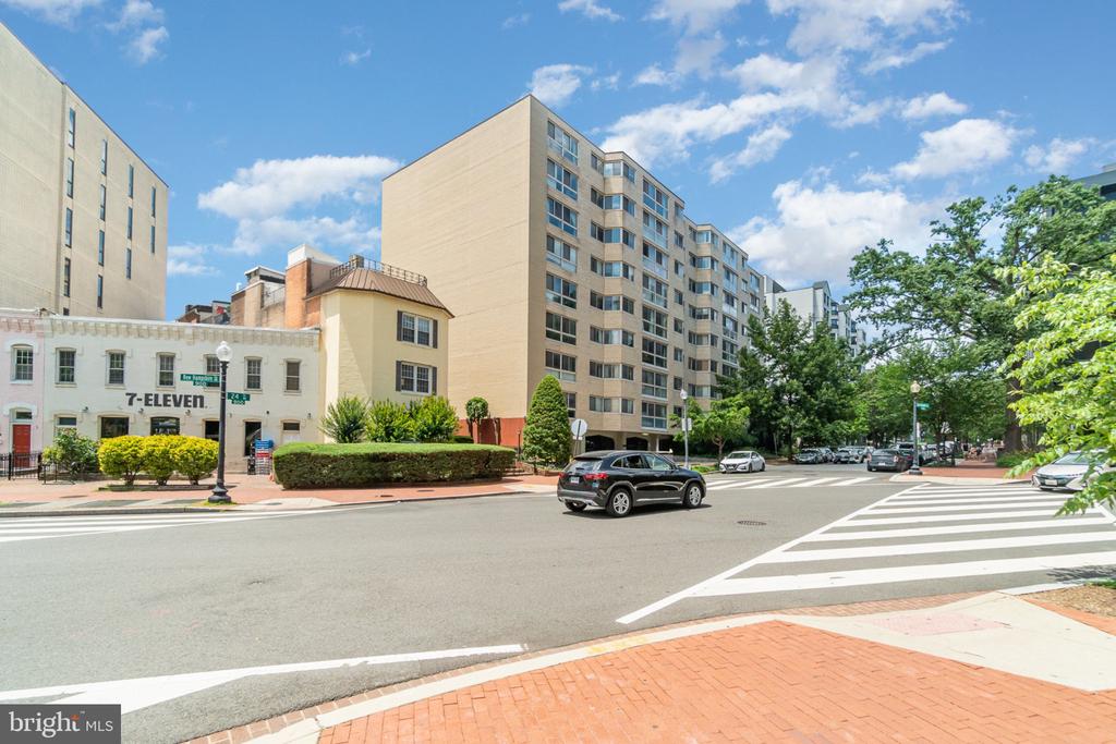 922 24TH STREET NW Unit: 313
