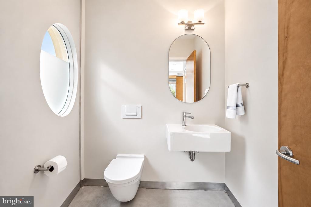 2351 CHAMPLAIN STREET NW Unit: P4