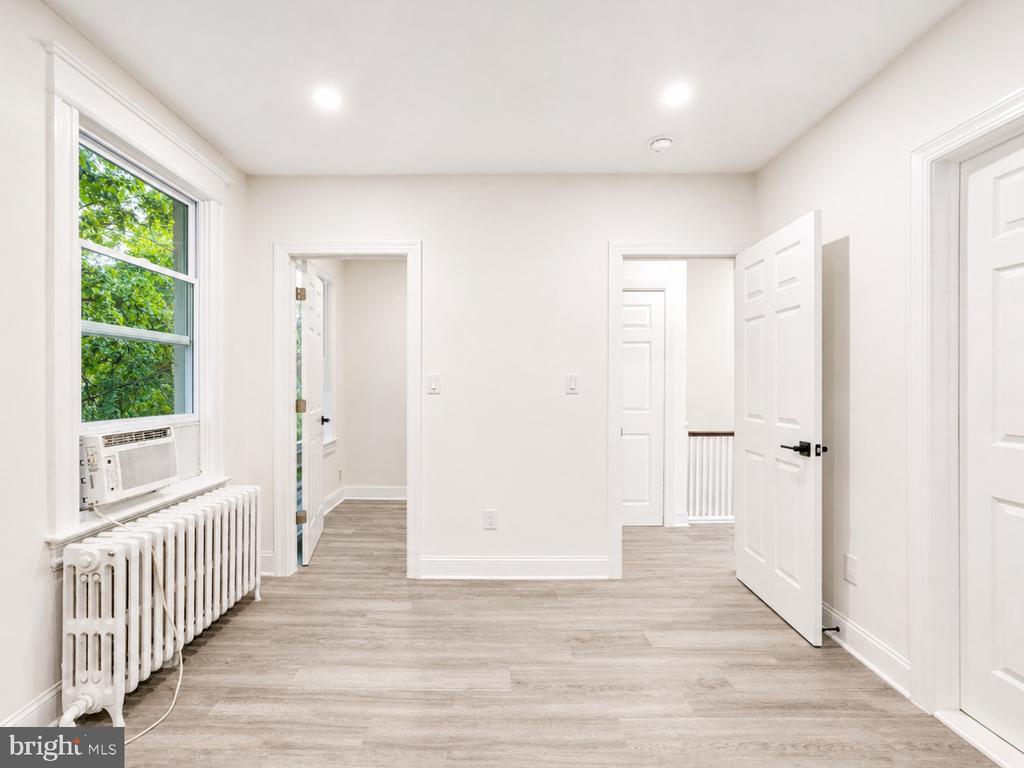 1426 S SE