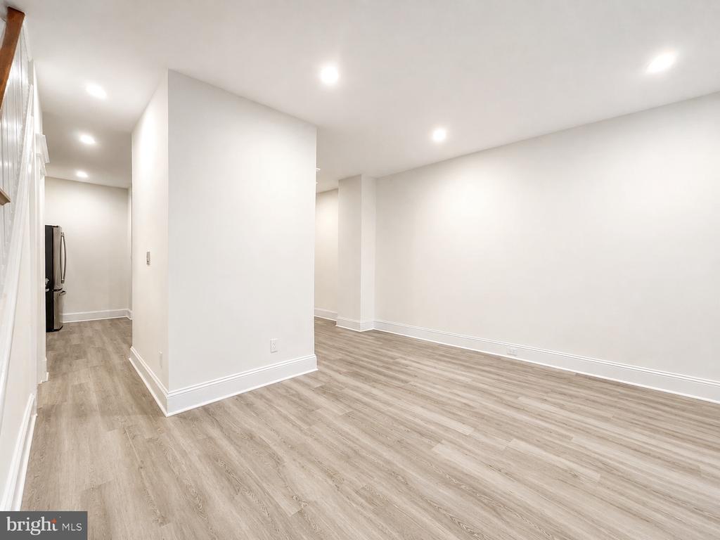 1426 S SE