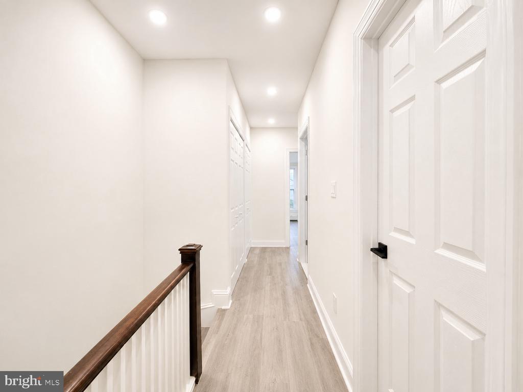 1426 S SE