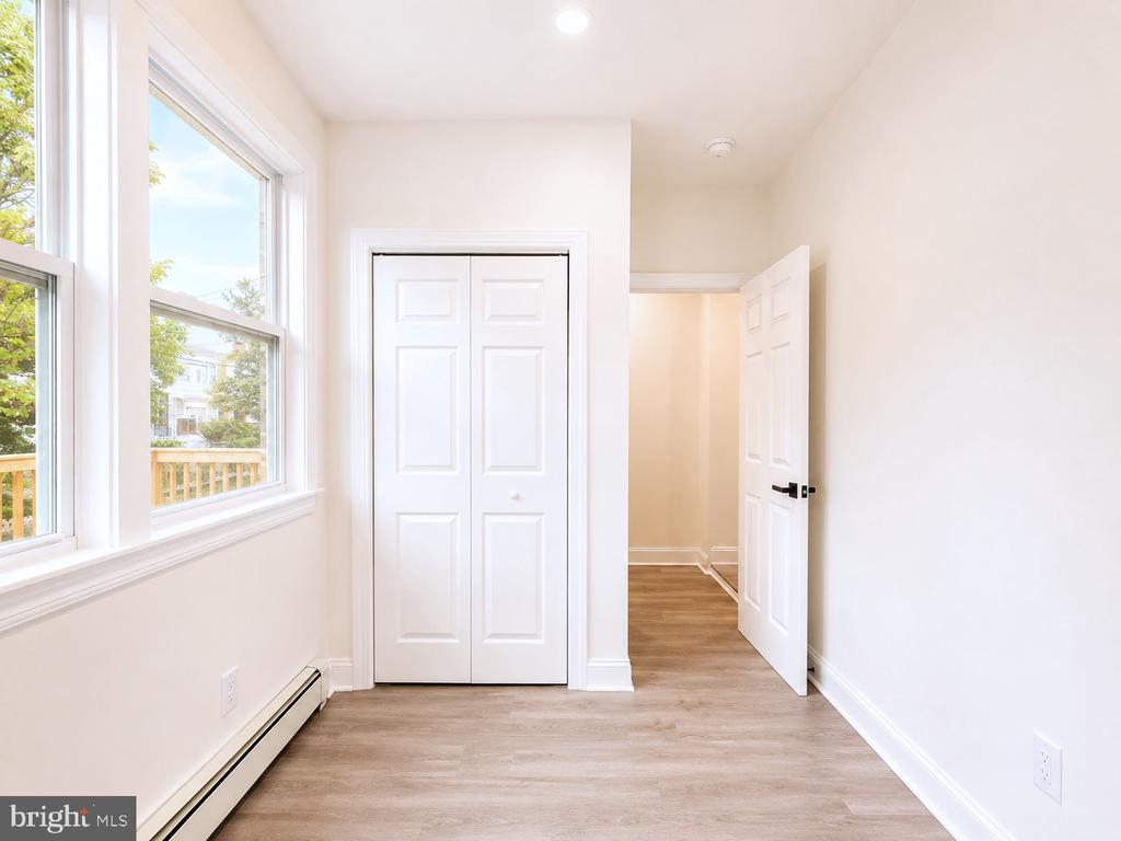 1426 S SE